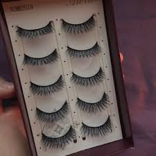 Tentunya, kami juga akan memberikan sepuluh rekomendasi bulu mata palsu natural terbaik dari merek revlon, artisan professionnel, dan sebagainya. Bulu Mata Palsu Murah Fesyen Wanita Aksesoris Di Carousell