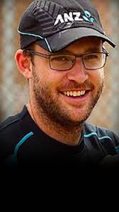 नजर का चश्मा लगाकर बल्लेबाजी करने वाले 5 बल्लेबाज