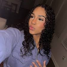 Mia Scott's Instagram, Twitter & Facebook