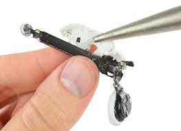 The airpods are so small and wireless which is why people love them but because of this they are also easy to lose. How Much Does It Cost To Replace The Batteries In The Airpods Geek Tech Online
