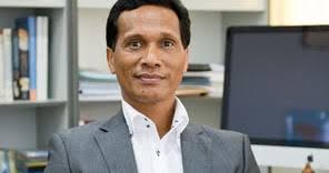 TEMPO SEMANAL: Parte II : Intervista Eskluxivo ho Reitor Aurelio Guterres  Gradualmente UNTL Lori Eduksaun Mai TL