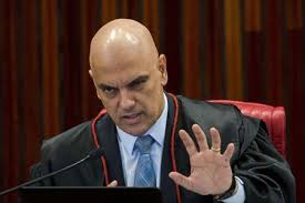 Ele também não pode se aproximar da praça dos três poderes. Alexandre De Moraes Relata E Trava Caso Sobre Ele Mesmo No Supremo Folha Pe