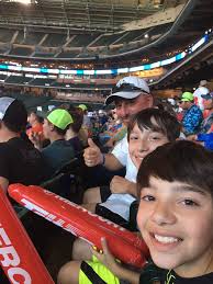 Elizabeth Lett (@elianntx)