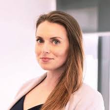 Anna Snowden's Instagram, Twitter & Facebook