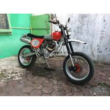 Sebagai anak komunitas motor yang kerap melakukan perjalanan touring jarak jauh, ia enggan memodifikasi kuda besi miliknya terlalu ekstrim. Motor Honda Mega Pro Engkol Modif Trail Vintage Supermoto Seken Normal Lengkap Pajak Off Murah Di Solo Tribunjualbeli Com
