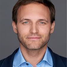 Andrew Asmus's Instagram, Twitter & Facebook