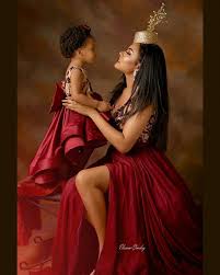 Birthday Photoshoot Ideas For Adults In Nigeria Hot Shots Heart Warming Mother Daughter Picture Eleanor Goodey Currently Breaking The Net Fashionghana Com 100 African Fashion Mother Daughter Pictures Mother Daughter Photoshoot Mommy Daughter Photography