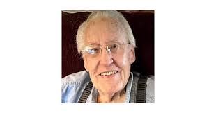 Julie Casper's Instagram, Twitter & Facebook