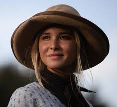 IMO, after the "Yellowstone" finale, I really think Elsa is the heart and  soul of this entire franchise. : r/YellowstonePN