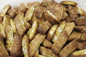 Vi proponiamo la ricetta per preparare dei gustosissimi cantucci, originali biscotti toscani croccanti fuori e leggermente morbidi all'interno. Cantucci Toscani Igp Prodotti Tipici Italiani