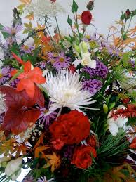 See more ideas about flowers, peace rose, natural bug repellent. Natural Flower Arrangement From Garden To Vase Howbert Mays Garden Centre
