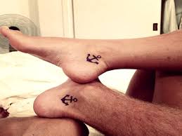 Tatuajes Para Parejas Los Mejores Disenos Para Novios Esposos Y Enamorados Foot Tattoo Body Art Tattoos Tattoo Artists