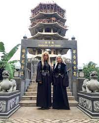 Kian santang kembali ke masa pajajaran mempunyai misi untuk mendapatkan tiga tombak naga sakti. 10 Potret Varissa Camelia Nyai Daharu Di Raden Kian Santang