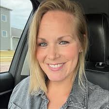 I'm looking for a Roofing contractor that would be willing to fit in a  shingle job yet this year. The project will be approximately 25 squares. I  will be providing all the