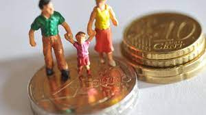 Nachfolgend erklären wir ihnen, wie sich die kindergeld auszahlungstermine für das jahr 2021 anhand der kindergeldnummer ermitteln lassen, so dass sie schon vorab, wissen, wann es kindergeld gibt. Entlastung Fur Familien Mehr Kindergeld Und Weniger Steuern Augsburger Allgemeine