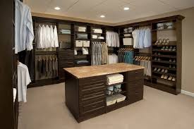 Resale chain plato's closet opens edmonton outpost. Edmonton Home Buyers Want Walk In Closets As Standard Features