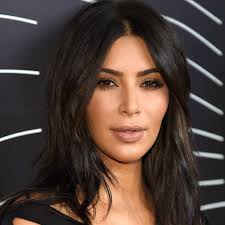 The clothes that you wore yesterday might not work with your new for the cut, it is a blunt haircut with textures, explains kim. Kim Kardashian Haircut See Her New Angled Lob Glamour