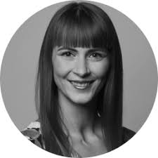 Using AI in B2B Marketing: Use Cases, Limitations & Examples