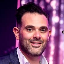 Craig Squires's Instagram, Twitter & Facebook