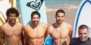 Pour la première fois titrés ensemble en équipe de france, les frères karabatic, nikola et luka, ont pris une part essentielle dans le succès des bleus au championnat d'europe au danemark. Biarritz Le Handballeur Nikola Karabatic Surfe Avant Les Jo