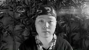 Offrire agli ospiti prodotti sempre freschi e di qualità è il nostro  obiettivo principale. Il nostro Sushi Chef vi aspetta tutti i giorni pranzo  e cena per un immersione totale nella vera cucina ...