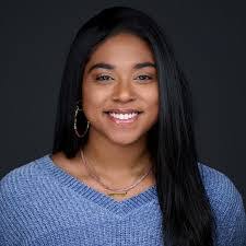 Nicole Hostetter's Instagram, Twitter & Facebook