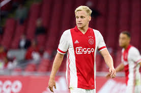 Check out his latest detailed stats including goals, assists, strengths & weaknesses and match ratings. Donny Van De Beek To Manchester United Ajax Prodigy Reminds Arsenal Legend Dennis Bergkamp Of Himself And Could Be Paul Pogba S Replacement