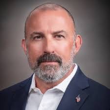 Derrick Linder's Instagram, Twitter & Facebook