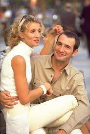 En effet, cela fait déjà quelques années que la fille de la comédienne et de son ancien compagnon, l'acteur suisse thomas jouannet, a décidé de marcher dans les pas de ses parents en se mettant à l'acting. Bild Zu Jean Dujardin Bild Alexandra Lamy Jean Dujardin Filmstarts De