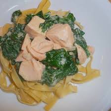 Lachs Auf Blattspinat Und Bandnudeln Rezept Mit Bildern Bandnudeln Rezept Rezepte Rahmspinat Rezepte