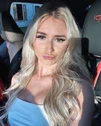 Ashley Cheatham's Instagram, Twitter & Facebook