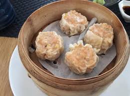 I ravioli di gamberi al vapore sono sicuramente tra i dim sum più apprezzati, dei piccoli fagottini che racchiudono un ripieno morbido e gustoso, un piatto molto conosciuto della cucina cinese. Ravioli Di Gamberi Al Vapore Picture Of Ristorante Giapponese Yoshi Bologna Tripadvisor