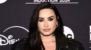 DEMO LOVATO IS BACK WITH NEW MUSIC! So exciting to see her absolutely  thriving ✨ it's giving 80's vibes and I'm here for it!