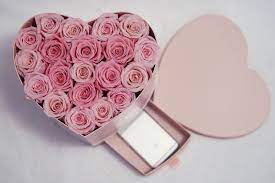 There are flower stores throughout canada offering preserved bouquets that last a full year through. Fleurs D Epargne The Saving Flowers Vancouver Flowers Roses Preserved Roses Rose Bucket Boxed Flowers Ro Heart Box Valentine Box Trendy Flowers