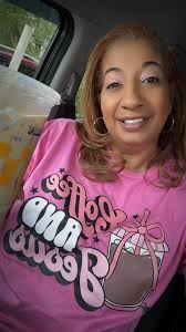 Happy Monday let's do this! Loving my shirt❤️