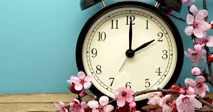 Daylight saving time, dst) είναι η αλλαγή της ώρας που ένα κράτος διαλέγει να υιοθετήσει για ένα χρονικό διάστημα του έτους. Allagh Wras 2021 Pote Gyrizoyme Toys Deiktes Twn Rologiwn Evima Eidhseis Eyboia