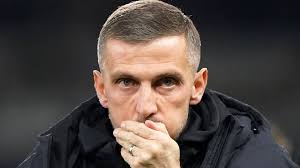 Gary O'Neil: Wolves boss turns against VAR after revealing ref admitted  errors in Fulham defeat