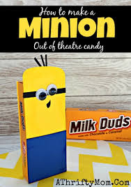 How do u get the minion card????? Minion Craft Project How To Make A Minion Out Of Theatre Candy Minions A Thrifty Mom Recipes Crafts Diy And More