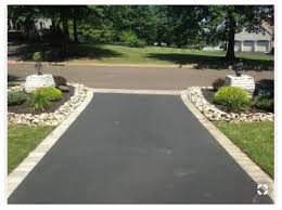 Benefits of asphalt driveway edging. How Do You Diy This Pavement Edging