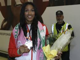Patrícia mbengani bravo mamona comm (são jorge de arroios, lisboa, 21 de novembro de 1988) é uma atleta portuguesa de triplo salto, de ascendência angolana. Patricia Mamona Esta Medalha Soube Me A Ouro Maisfutebol