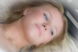 Tessa It was a pleasure taking your Senior photos and chatting about what  your future holds. You are beautiful inside and out! Here is a sneak Peak  for you.