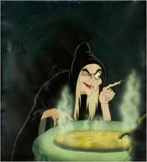 The Old Witch From Walt Disney S Snow White And The Seven Dwarfs Maleficent Movie Snow White Witch Easy Disney Drawings