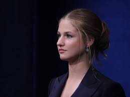 La princesa Leonor cumple 19 años: recordamos sus 19 mejores 'looks' en  esta efeméride