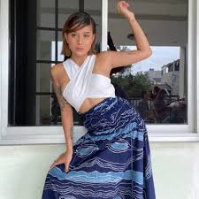 Awkarin ini lagi ramai banget loh dibicarakan sama netizen di indonesia. Karin Novilda Statistics On Twitter Followers Socialbakers