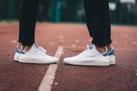 Instock adidas by pharrell williams sobakov 2.0 x pharrell williams. Adidas Pharrell Williams Tennis Hu Herren Schuhe Von Foot