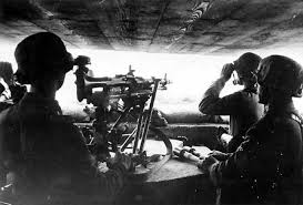 Exploration of a storage bunker located on omaha beach, normandy. D Day 1944 Die Landung In Der Normandie Knackte Die Festung Europa Stern De