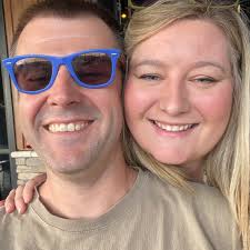 Best nail salon for dip nails with designs?