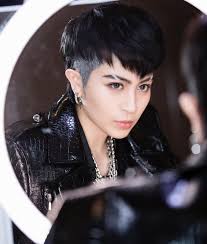 Thậm chí, có những khi chạm mặt nhau, cả hai đều tỏ ra dửng dưng như người xa lạ. Gil Le Sao Ná»¯ VÆ°á»›ng Tin Háº¹n Ho Chi Pu Hoang Thuy Linh Sao Viá»‡t Viá»‡t Giáº£i Tri