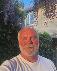 Lovely sunny Sunday evening in the garden ☀️ #sundayevening #cotswolds  #books #bookstagram #indieauthor #bookaddict #bookish #lbgtbooks #gay  #gaybookstagram #booktok #supportqueerauthors