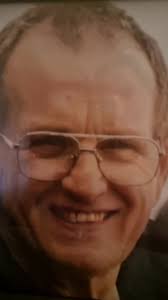 𝗲𝗺 (@em.astle)